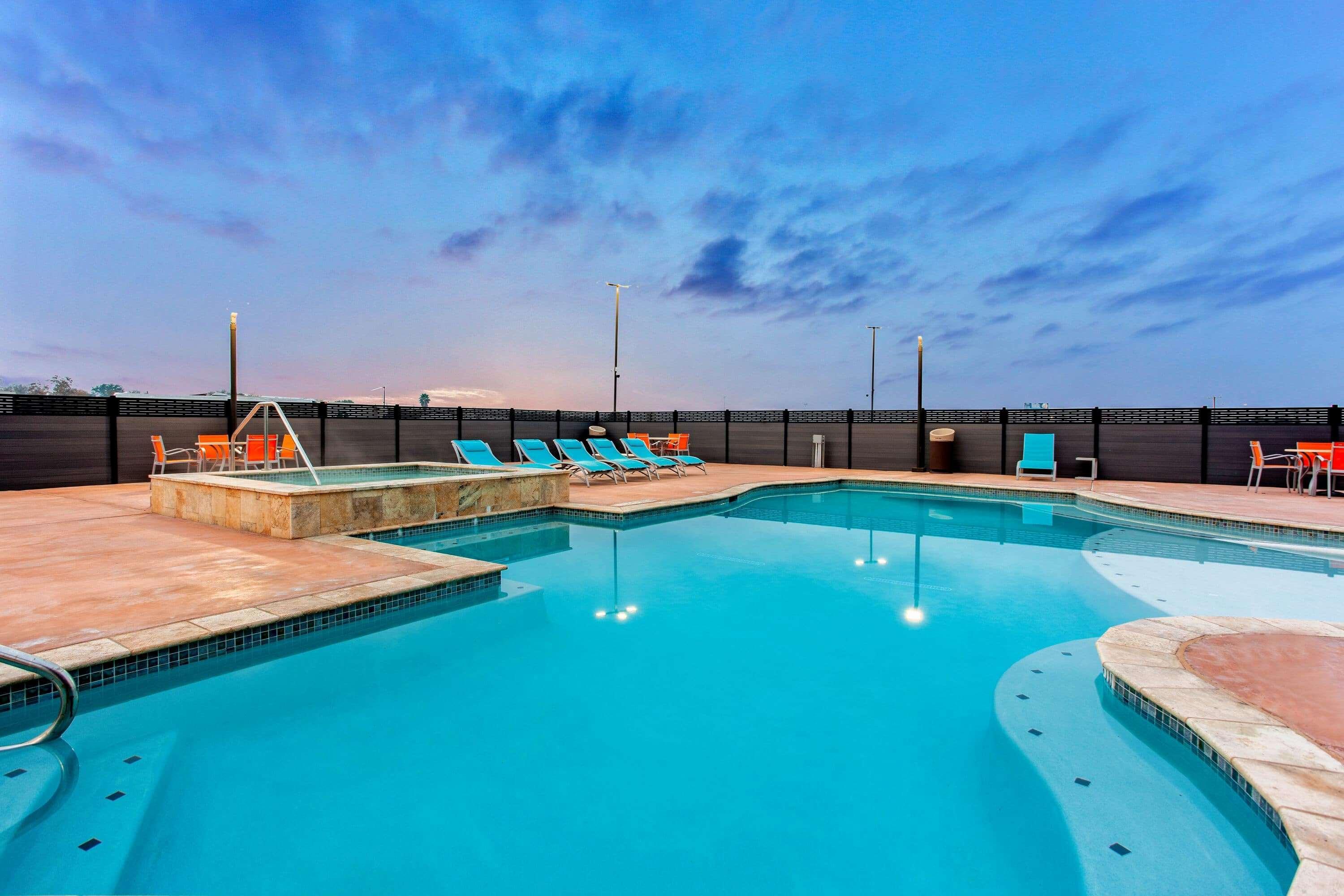 La Quinta By Wyndham San Antonio Alamo City Exterior photo